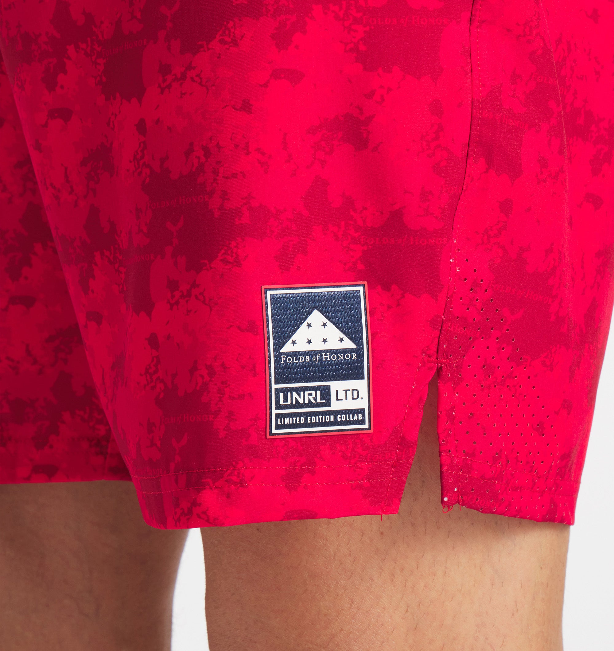 UNRL x Folds of Honor LTD. &#39;24 Stride Short [7.5&quot;] - Brush Print Red - UNRL